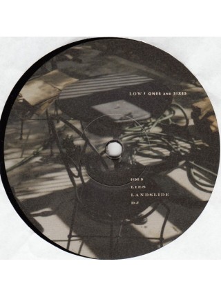 35015942	 	 Low – Ones And Sixes	" 	Indie Rock, Lo-Fi"	Black, Gatefold, 2lp	2015	" 	Sub Pop – SP 1144"	S/S	 Europe 	Remastered	11.09.2015