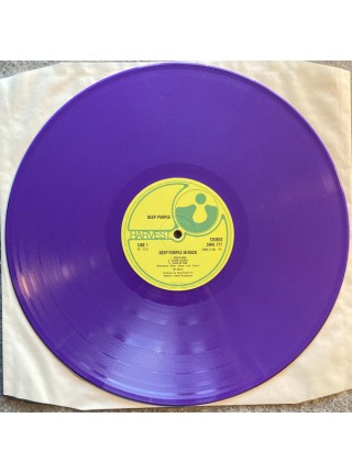 35000520	Deep Purple – Deep Purple In Rock,  Purple Vinyl 	" 	Hard Rock"	1970	Remastered	2018	" 	Harvest – SHVL 777, Harvest – 0190295565107, Parlophone – 0190295565107"	S/S	 Europe 