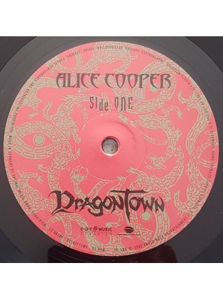 35014430	 Alice Cooper  – Dragontown	" 	Alternative Rock, Hard Rock"	Black, 180 Gram, Gatefold, Limited	2001	"	Ear Music – 0214317EMX "	S/S	 Europe 	Remastered	18.09.2020